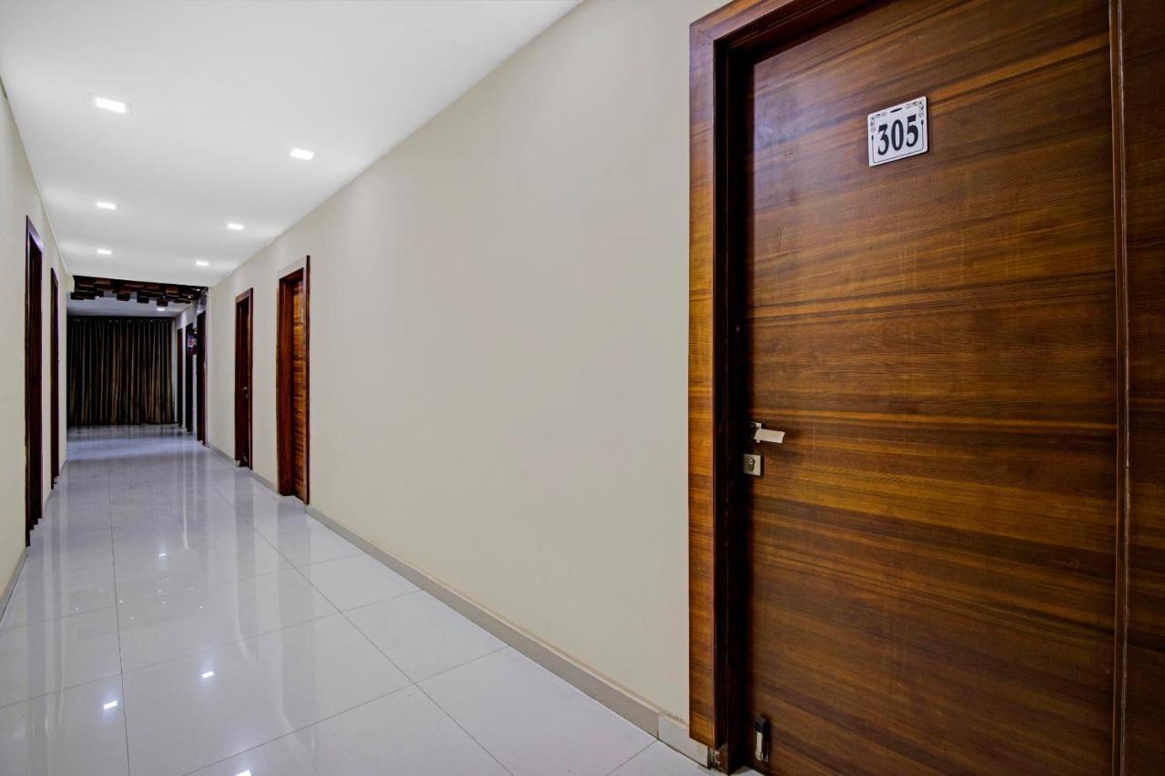 Hotel Navjivan Himatnagar Exterior photo