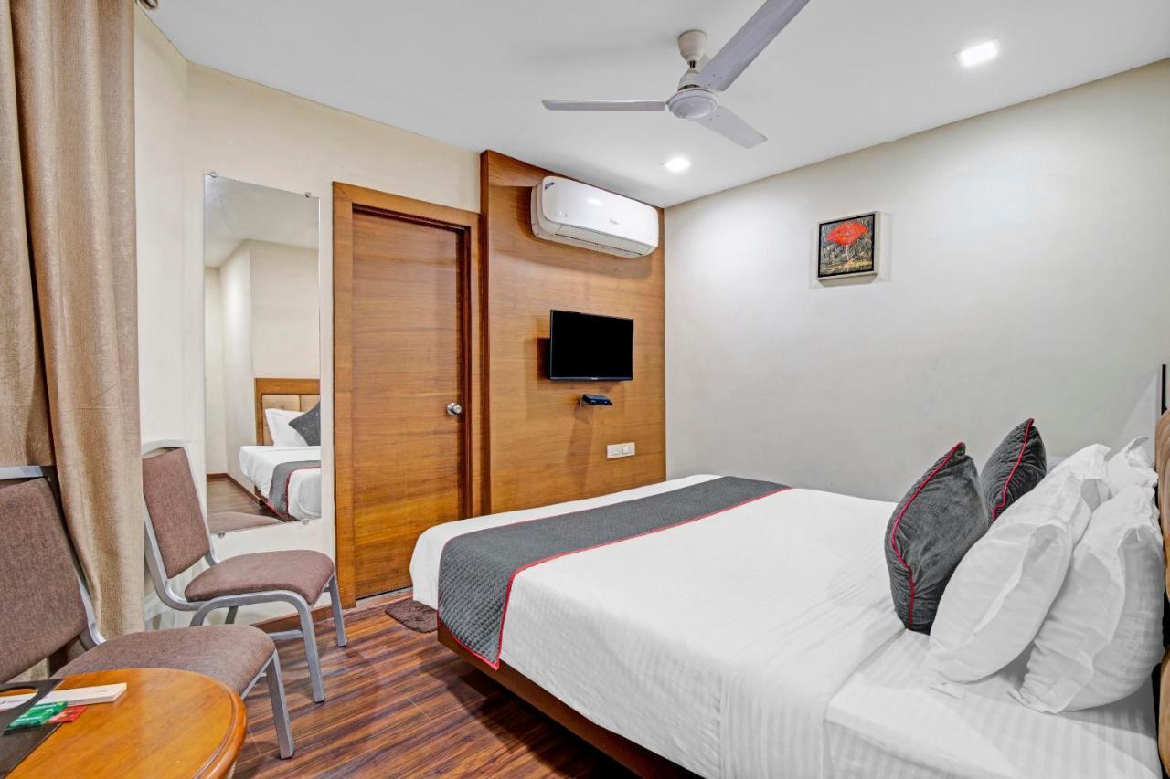 Hotel Navjivan Himatnagar Exterior photo