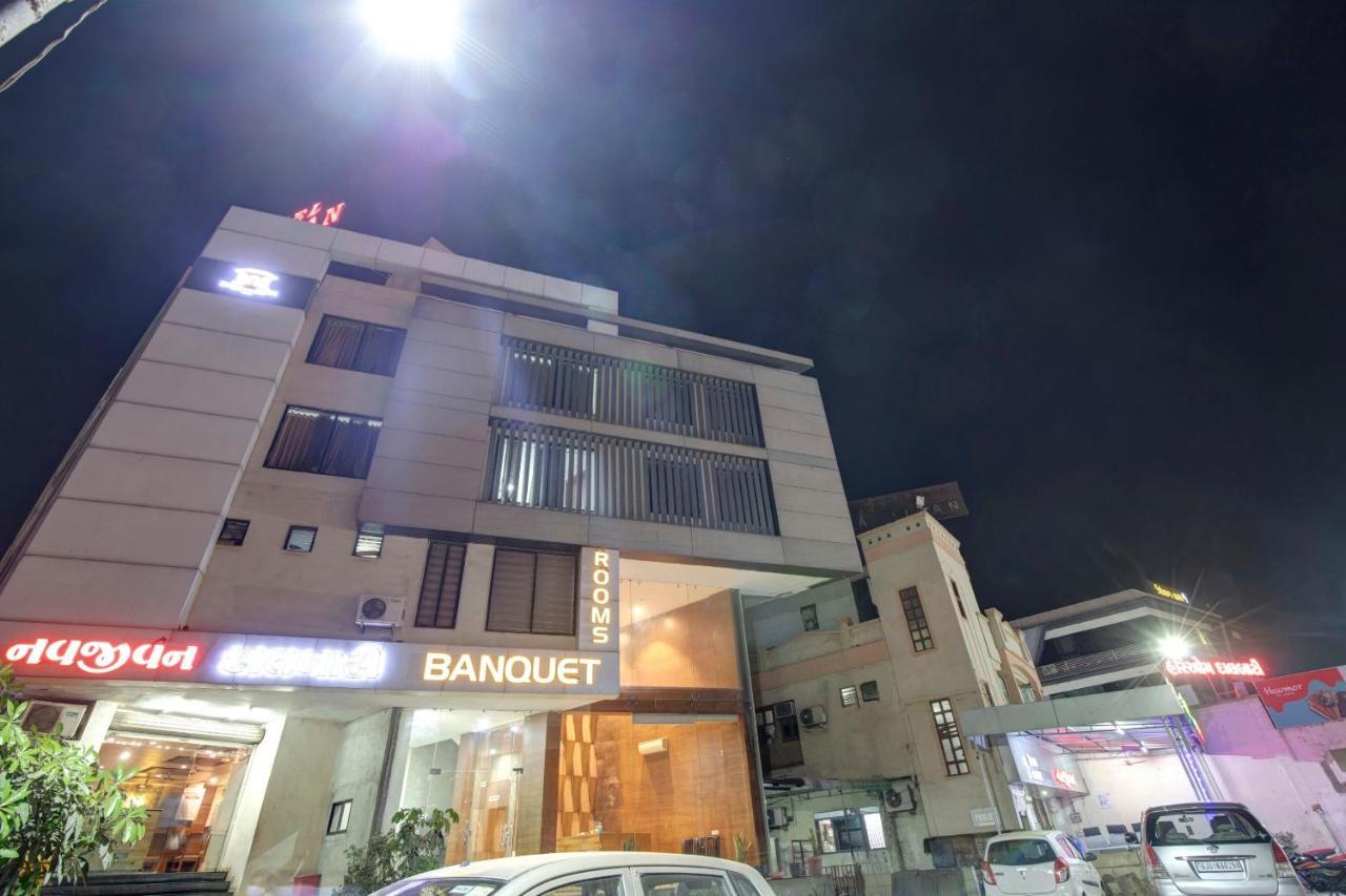 Hotel Navjivan Himatnagar Exterior photo