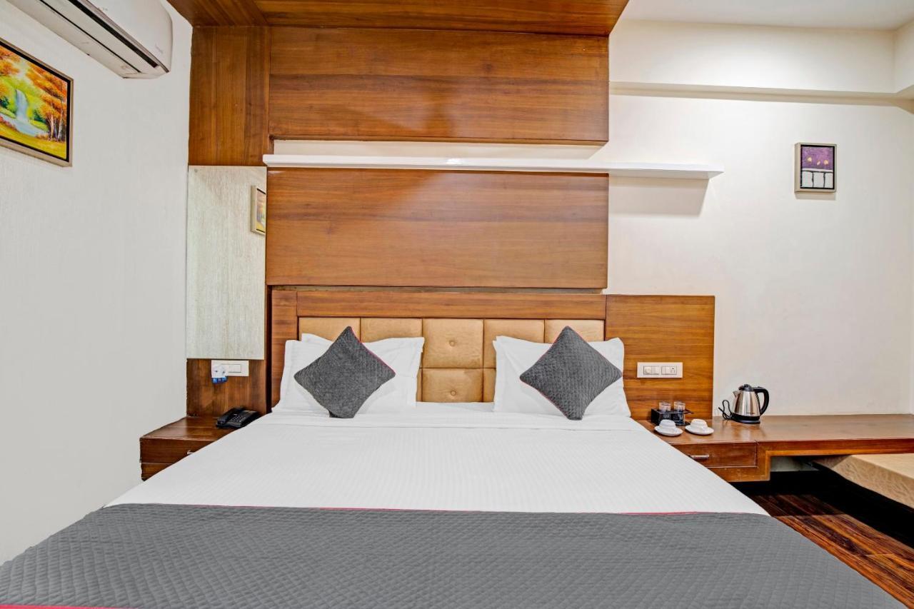 Hotel Navjivan Himatnagar Exterior photo