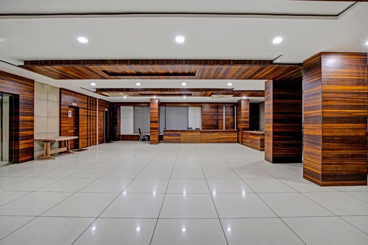Hotel Navjivan Himatnagar Exterior photo