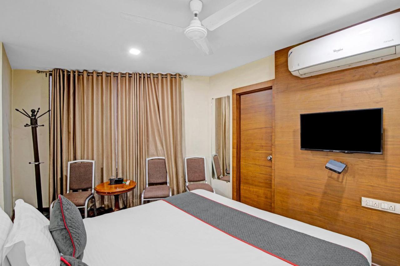 Hotel Navjivan Himatnagar Exterior photo