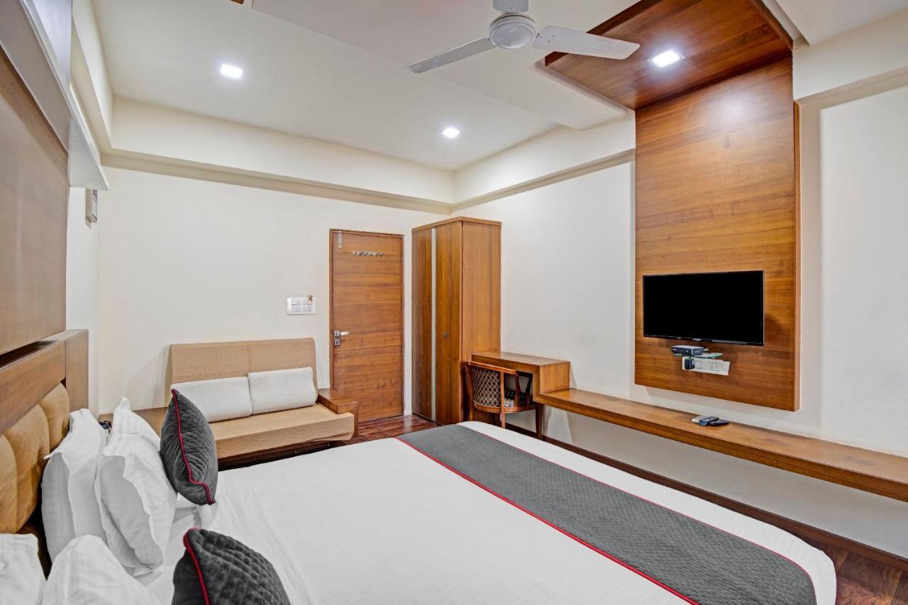 Hotel Navjivan Himatnagar Exterior photo