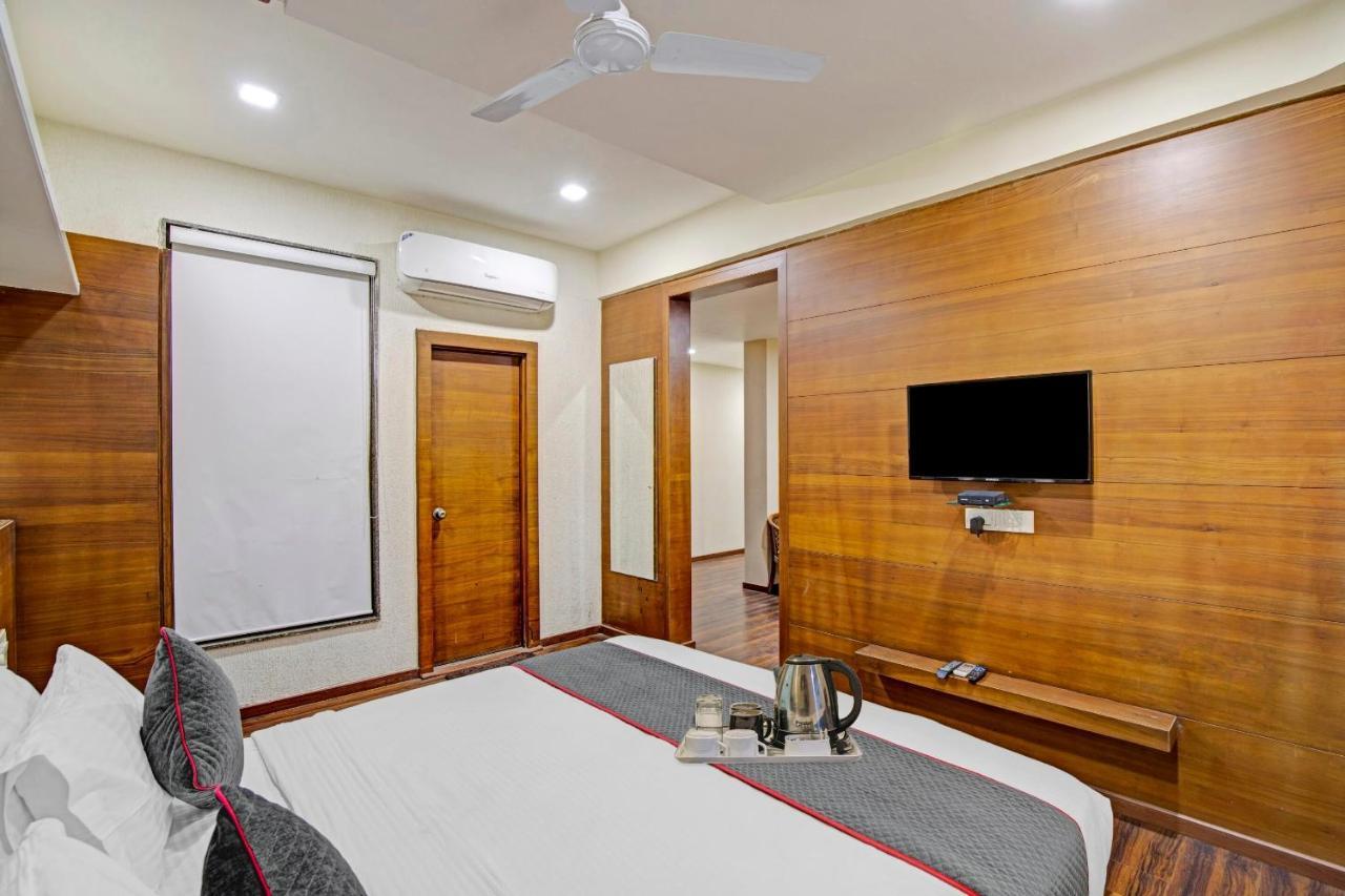 Hotel Navjivan Himatnagar Exterior photo