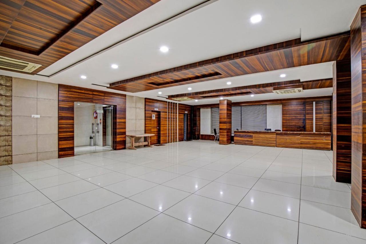 Hotel Navjivan Himatnagar Exterior photo