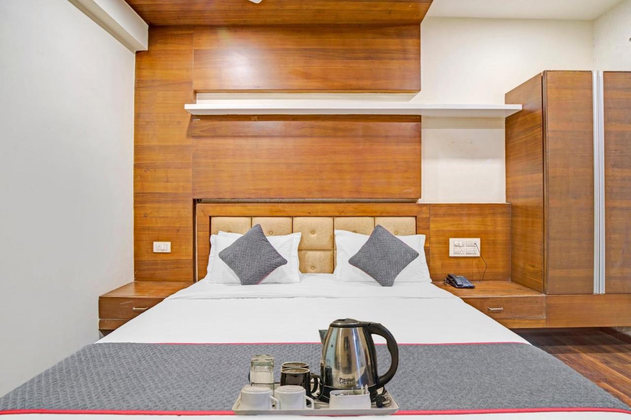 Hotel Navjivan Himatnagar Exterior photo
